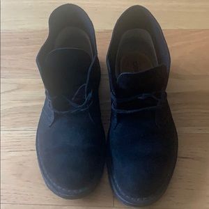Clark desert boots in black
